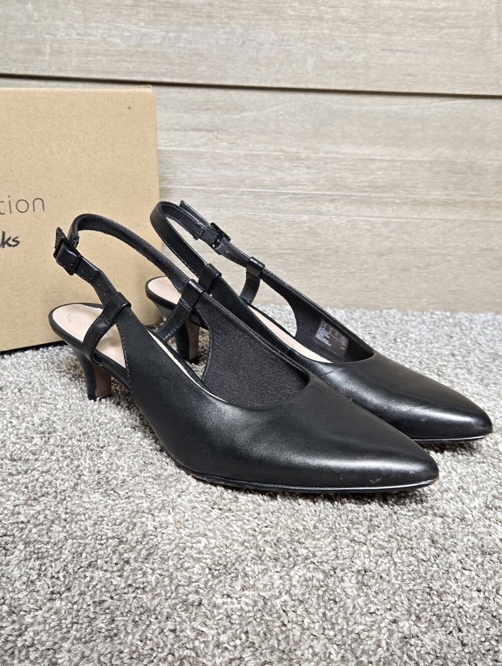 Clarks Linvale Loop Black Pointed Slingback Kitten Heels size 9 - Picture 9 of 11